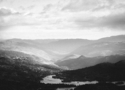 Tarp slėnių / Between valleys